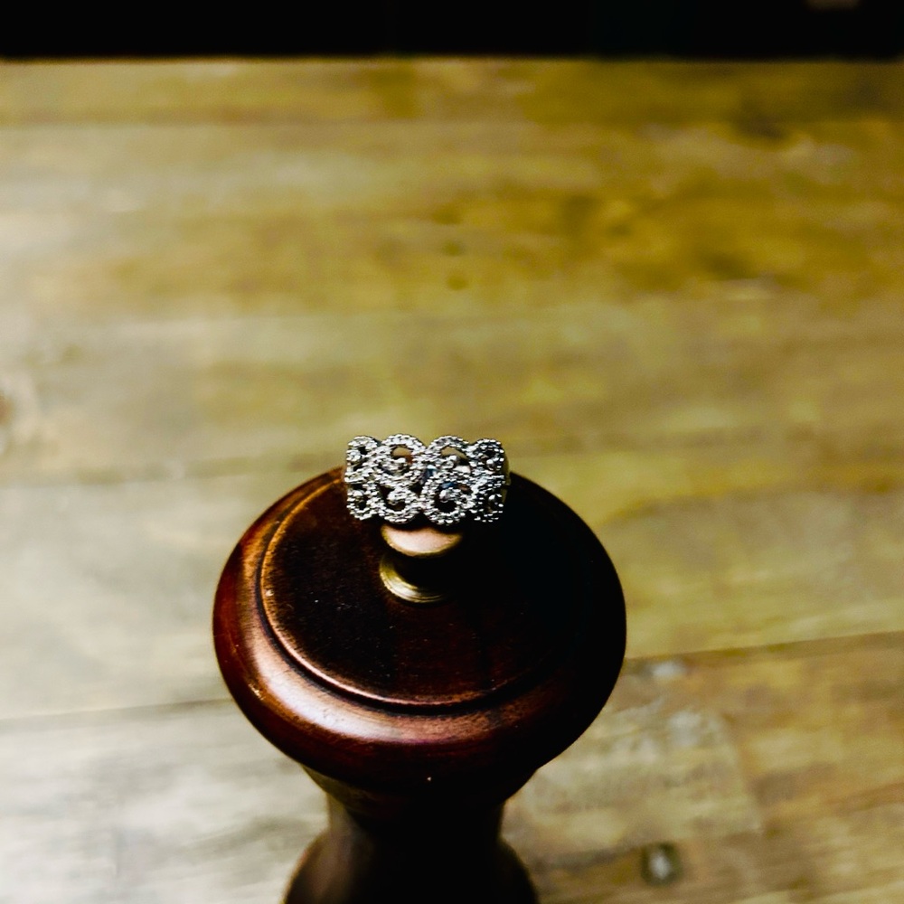 Elegant Sterling Silver Filigree Ring sz 6.5